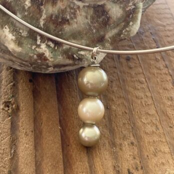 Pendentif Argent rhodié 3 perles de Tahiti superposées CLA3P1